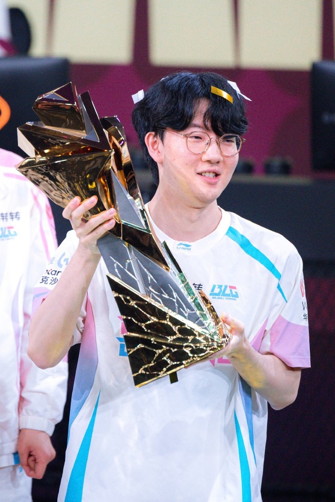 LPL：BLG亮出名为“信念”的剑，向世界宣告LPL正重回先锋